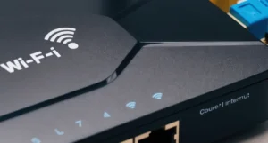 Lee más sobre el artículo Wifi o cable de red: ¿Cuál es más rápida y más segura?